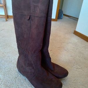 Mia amore Brown suede boot size 11